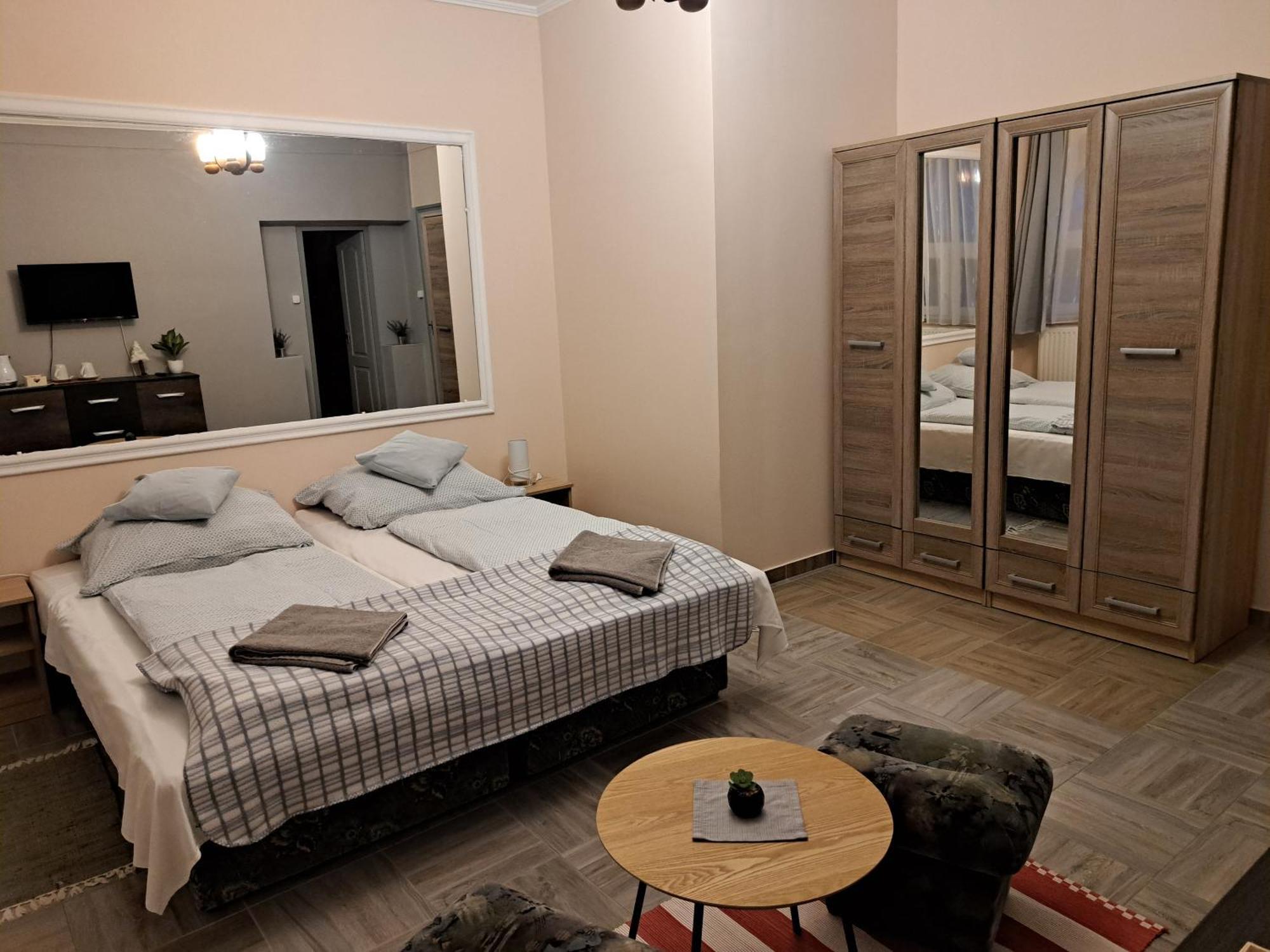Kisdiofa Panzio Es Vendeglo Bed & Breakfast Vajdacska Exterior photo