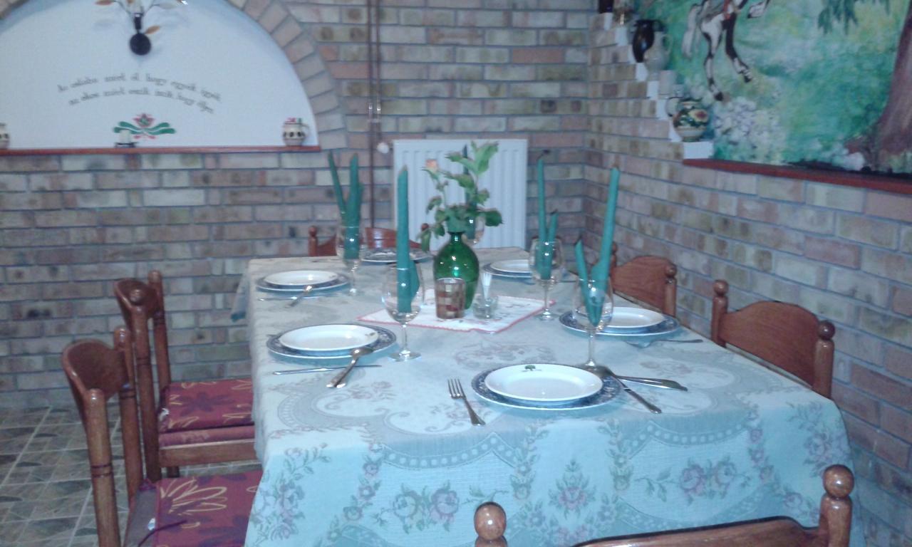 Kisdiofa Panzio Es Vendeglo Bed & Breakfast Vajdacska Exterior photo