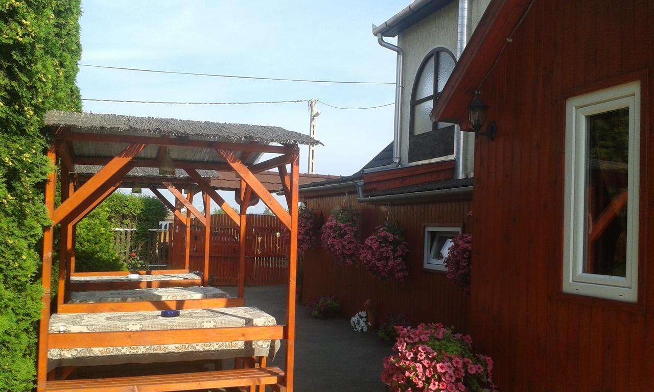 Kisdiofa Panzio Es Vendeglo Bed & Breakfast Vajdacska Exterior photo