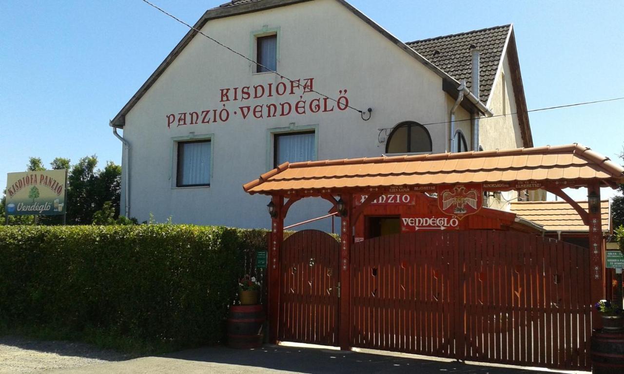 Kisdiofa Panzio Es Vendeglo Bed & Breakfast Vajdacska Exterior photo